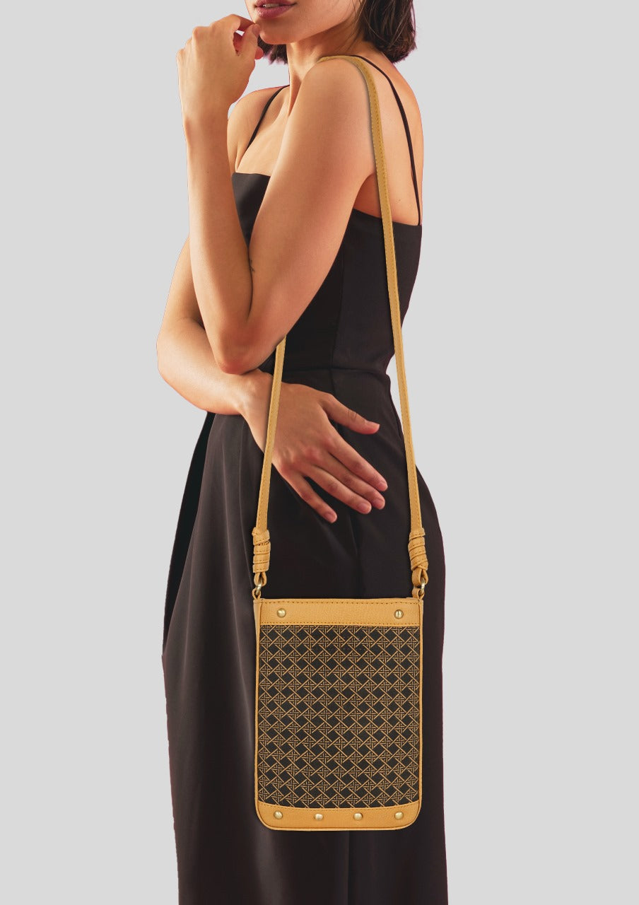 Tayla Diamond Print Bucket Bag